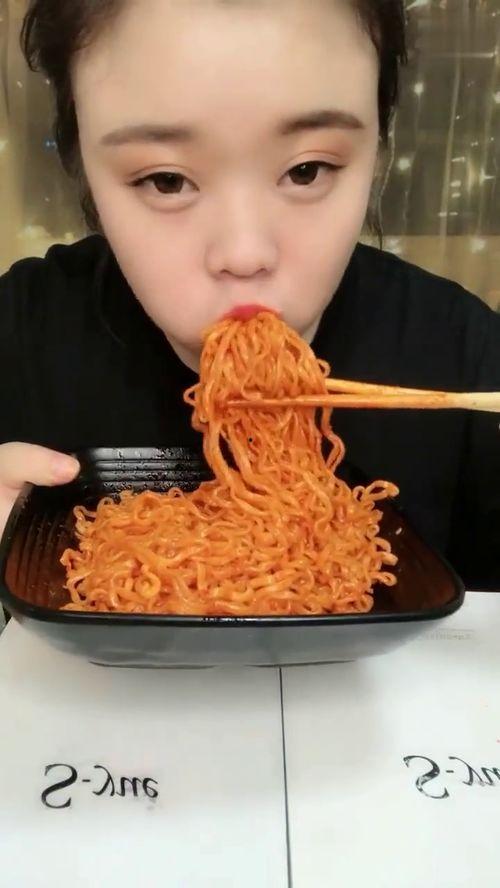 吃货视频吃面的视频,吃货达人带你领略面食魅力